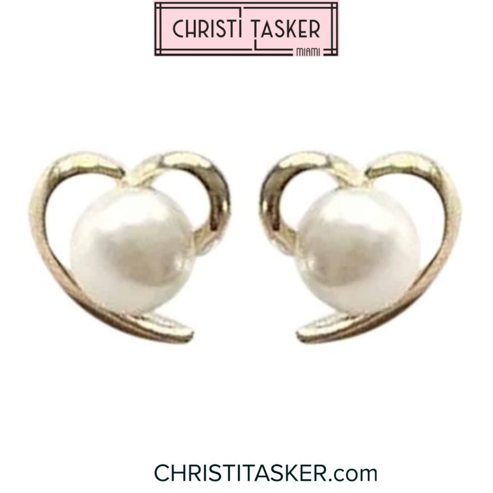 Pearl of Heart Stud Earrings